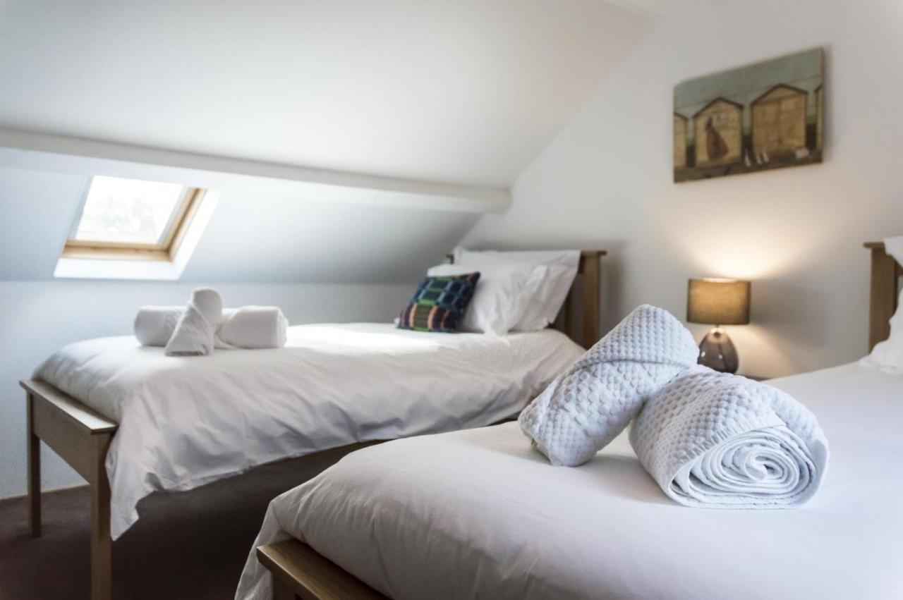 Foxglove - Luxurious Barn Conversion - Blossom Farm Johnston Экстерьер фото